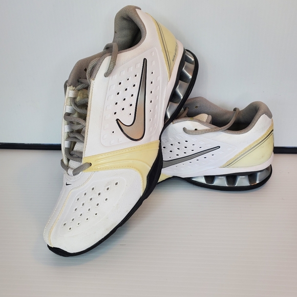 COPY - Sneakers - Picture 2 of 4